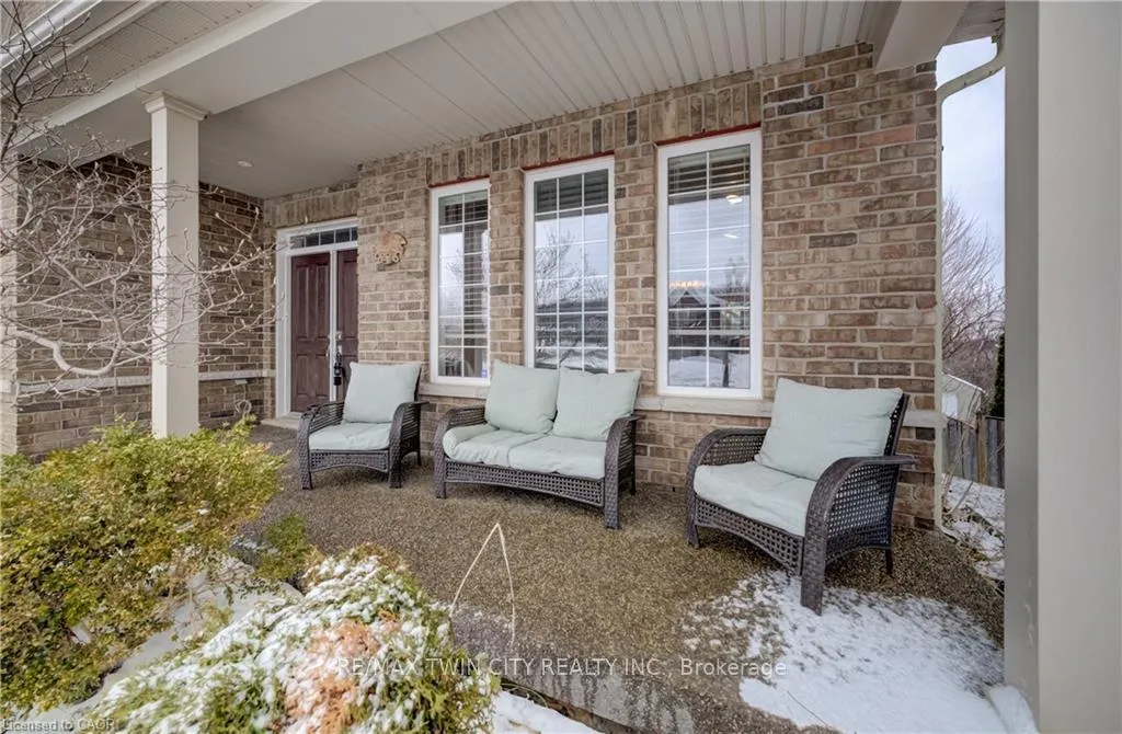 Photo 5 of 928 Evens Pond Court, Kitchener — HOMEH