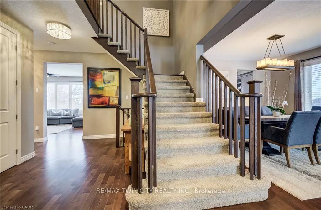 Photo 7 of 928 Evens Pond Court, Kitchener — HOMEH