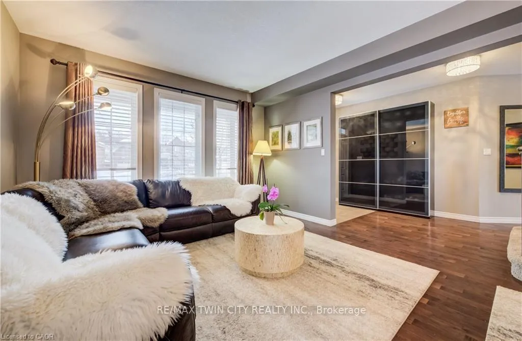 Photo 8 of 928 Evens Pond Court, Kitchener — HOMEH