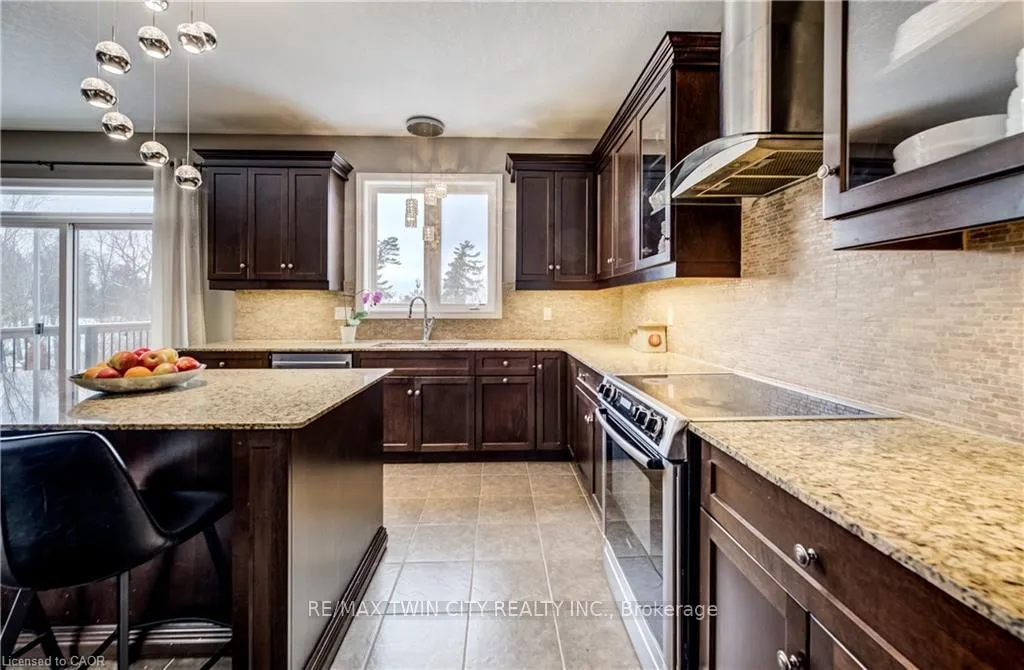 Photo 12 of 928 Evens Pond Court, Kitchener — HOMEH