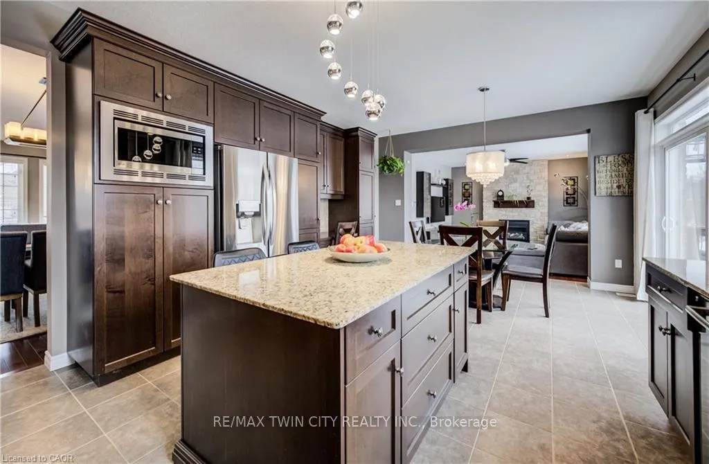 Photo 13 of 928 Evens Pond Court, Kitchener — HOMEH