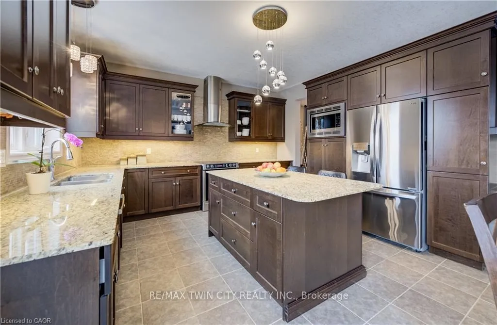 Photo 15 of 928 Evens Pond Court, Kitchener — HOMEH