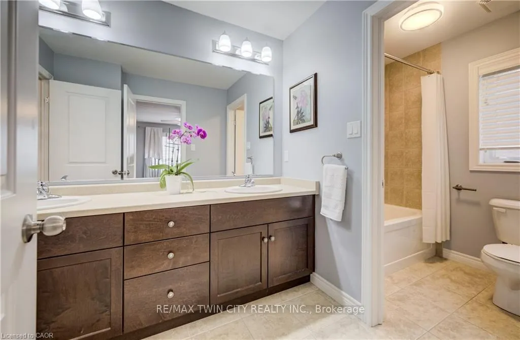 Photo 32 of 928 Evens Pond Court, Kitchener — HOMEH