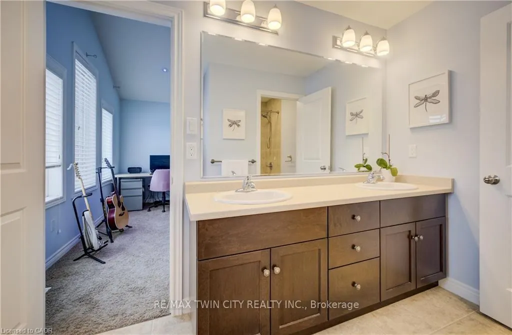 Photo 35 of 928 Evens Pond Court, Kitchener — HOMEH