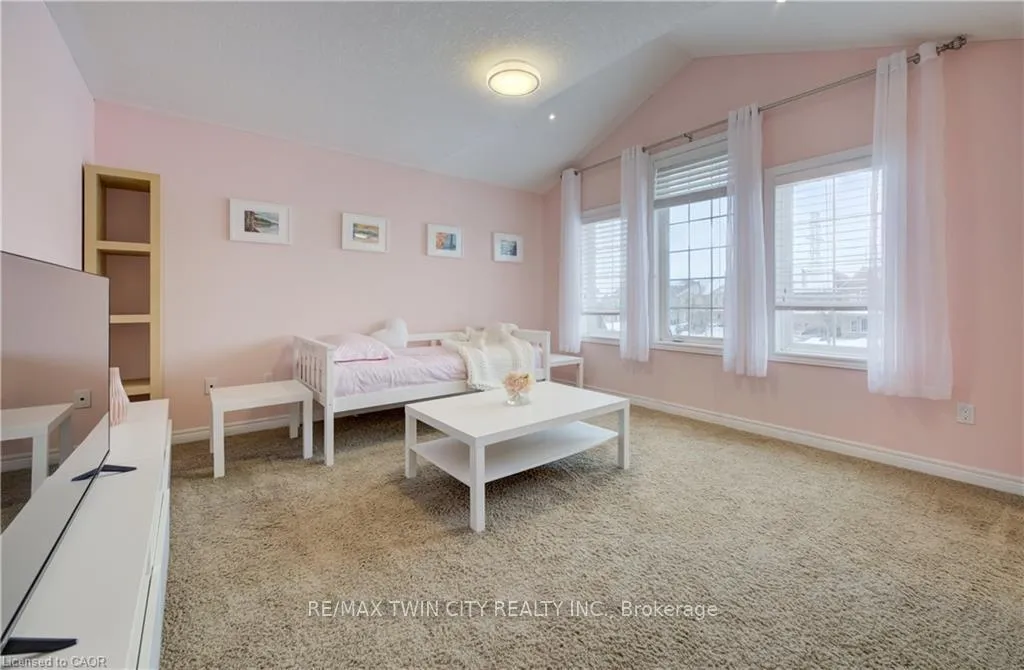 Photo 36 of 928 Evens Pond Court, Kitchener — HOMEH