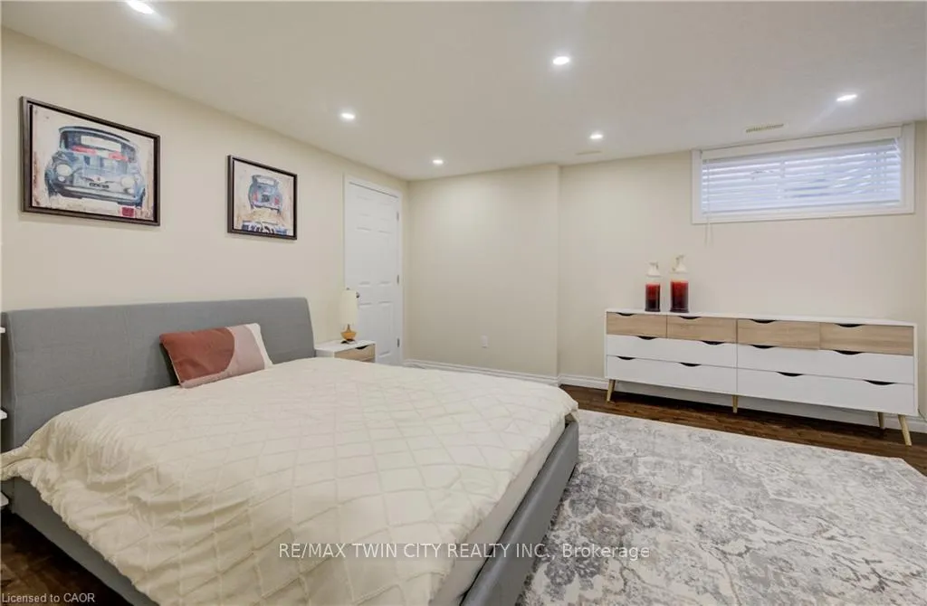 Photo 39 of 928 Evens Pond Court, Kitchener — HOMEH