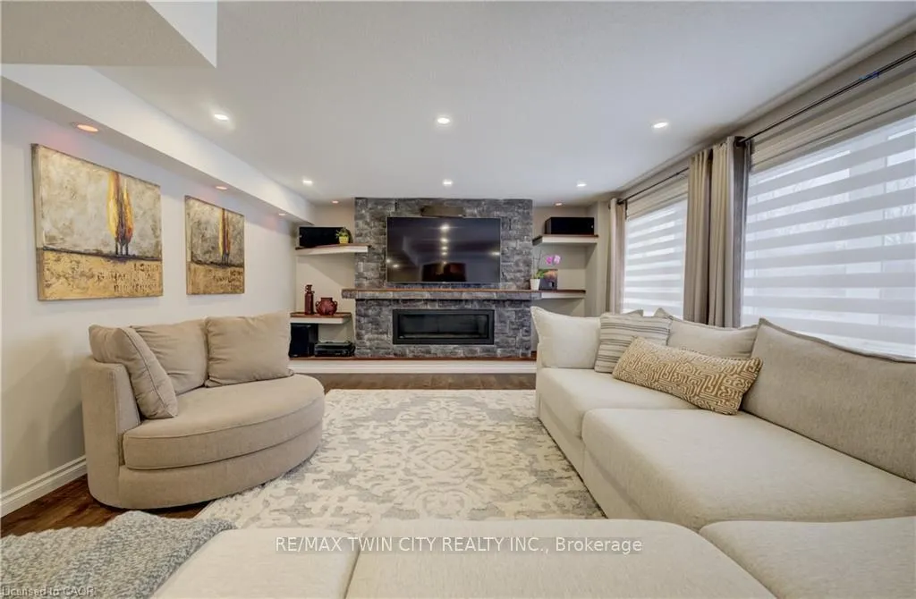 Photo 41 of 928 Evens Pond Court, Kitchener — HOMEH
