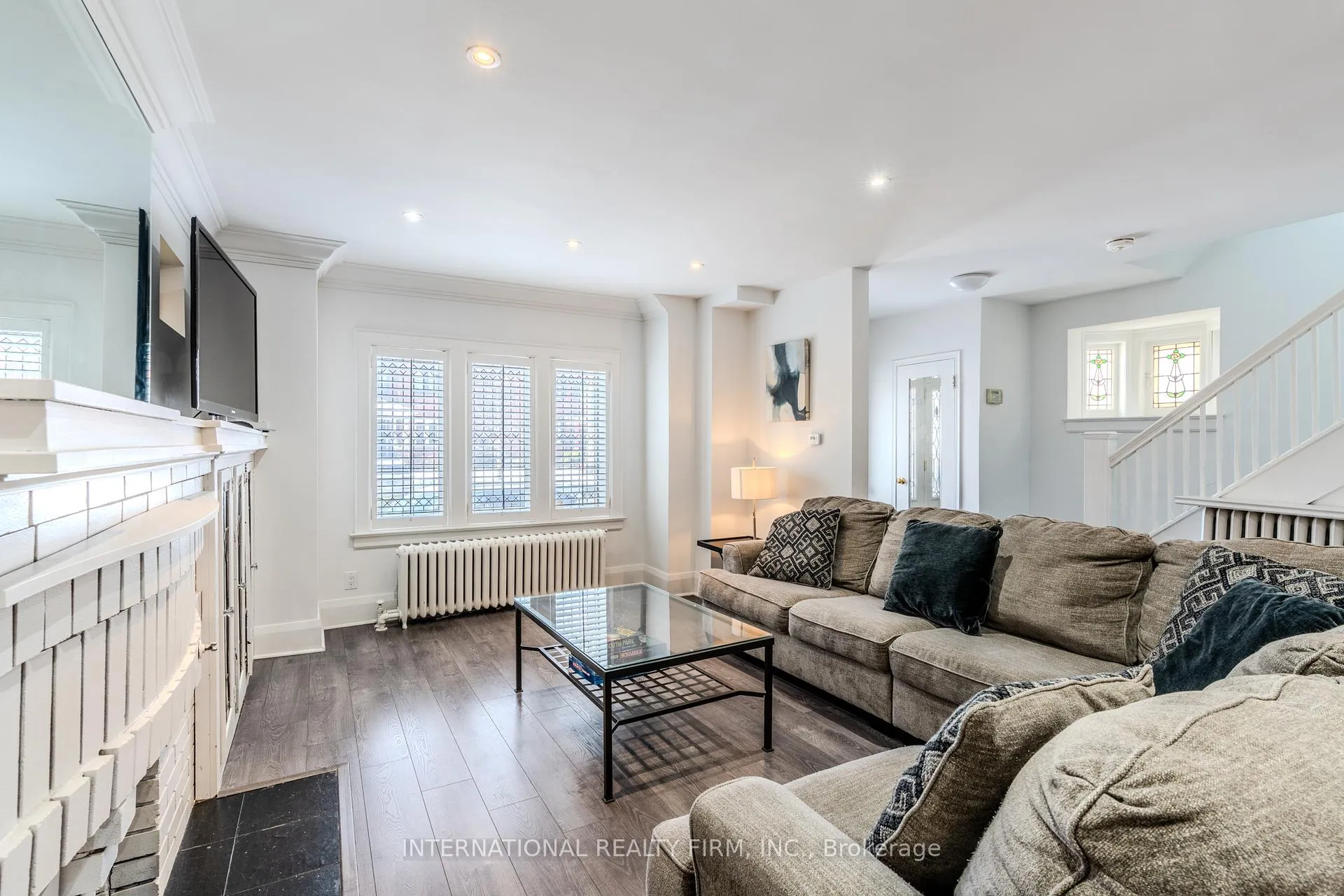 Front of Unit MainSecondFloors, 47 Maxwell Avenue