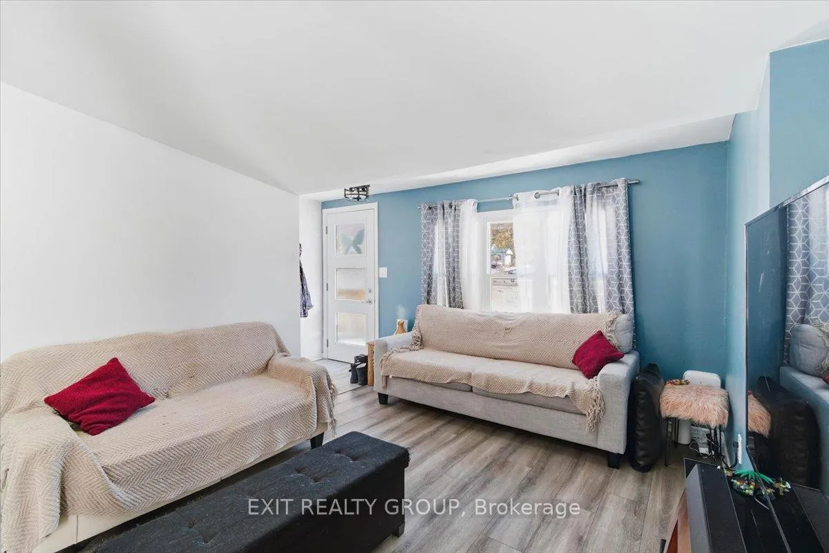 Photo 5 of 22166 Loyalist Parkway, Quinte West, Murray Ward — HOMEH