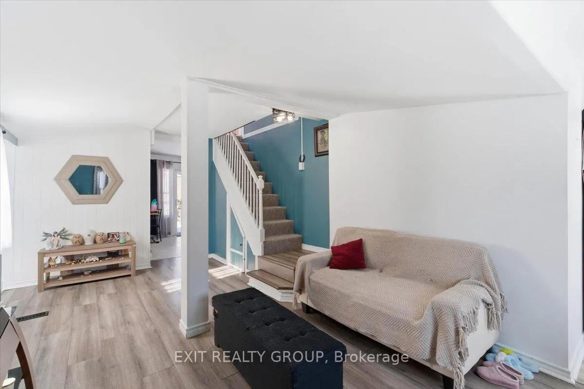 Photo 6 of 22166 Loyalist Parkway, Quinte West, Murray Ward — HOMEH