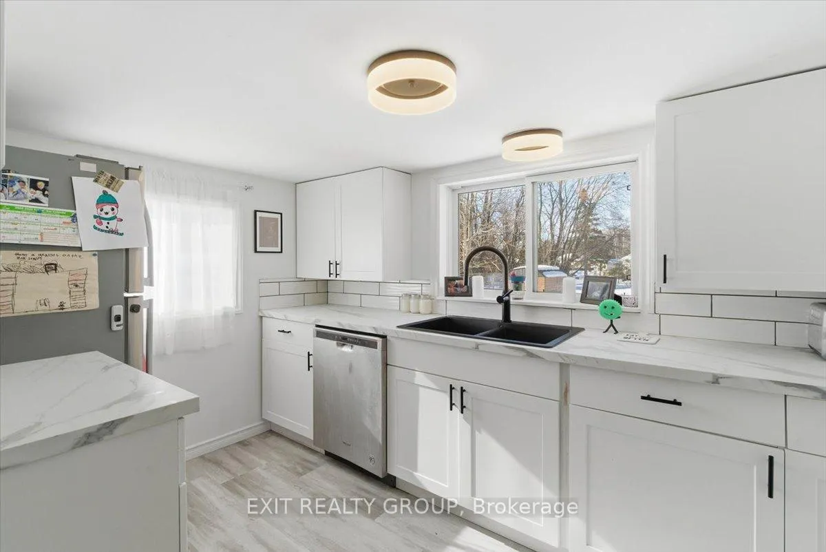 Photo 13 of 22166 Loyalist Parkway, Quinte West, Murray Ward — HOMEH
