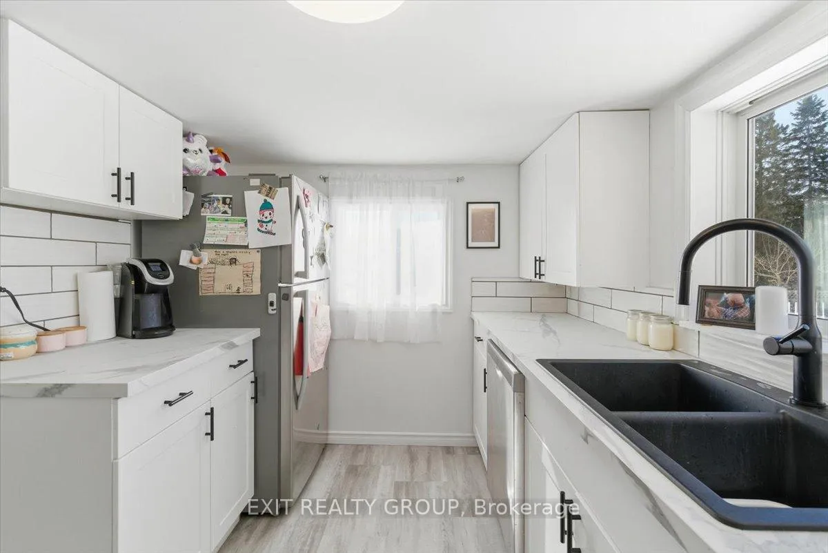 Photo 14 of 22166 Loyalist Parkway, Quinte West, Murray Ward — HOMEH