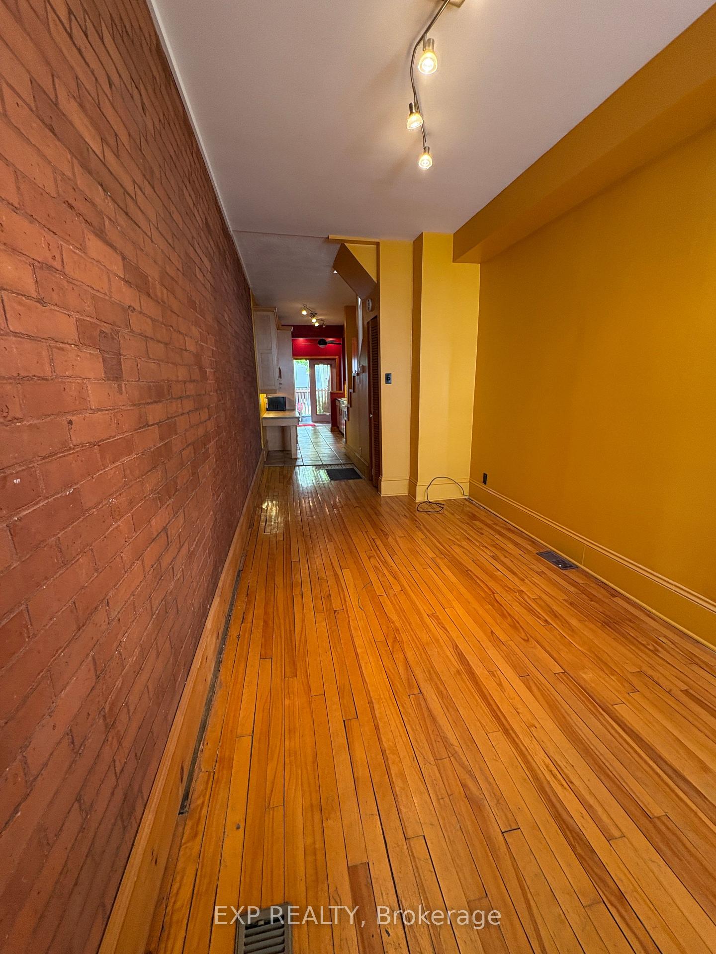 Photo 15 of 234 St Patrick Street W, Ottawa, Lower Town/Byward Market — HOMEH