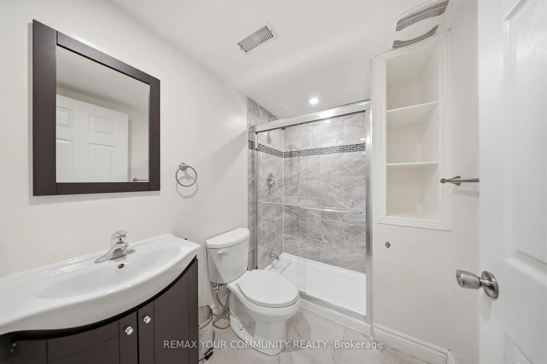 Photo 32 of 71 Aldonschool Court, Ajax, South East — HOMEH
