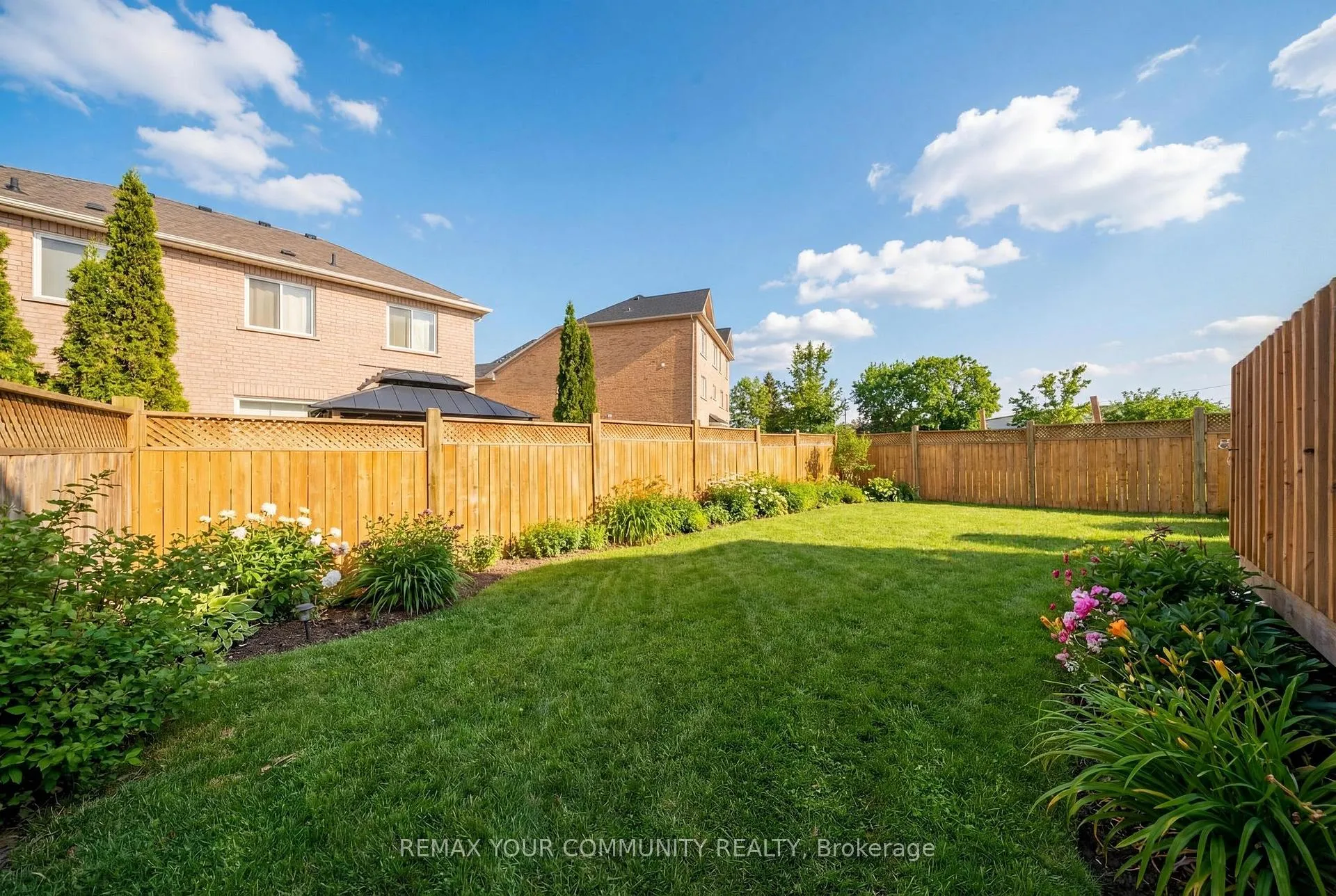 Photo 35 of 71 Aldonschool Court, Ajax, South East — HOMEH