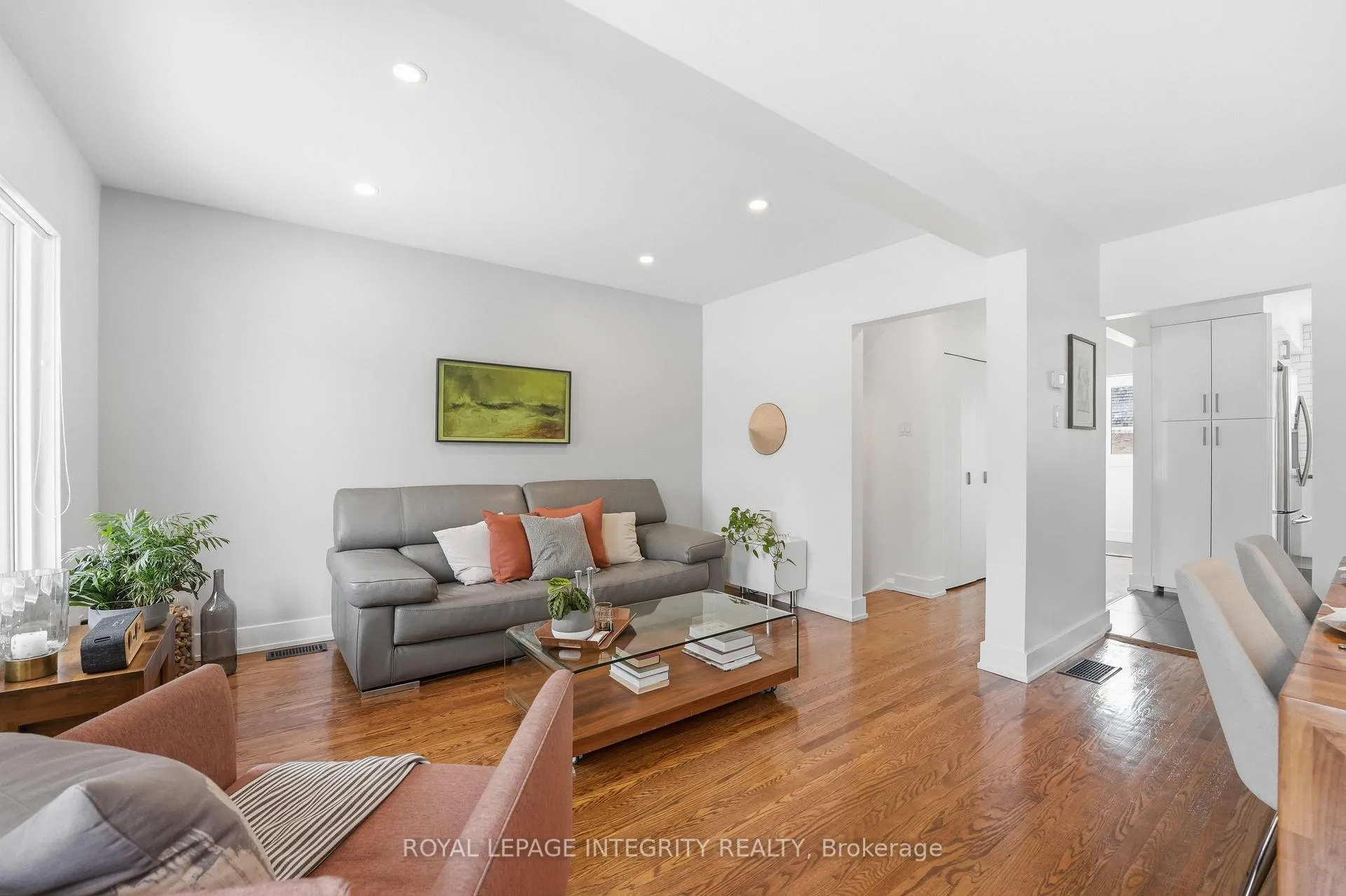 Photo 12 of 27 Marco Lane, Ottawa, Old Ottawa South — HOMEH