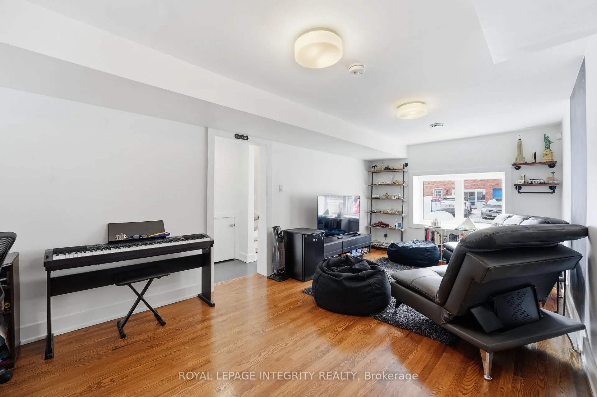 Photo 17 of 27 Marco Lane, Ottawa, Old Ottawa South — HOMEH