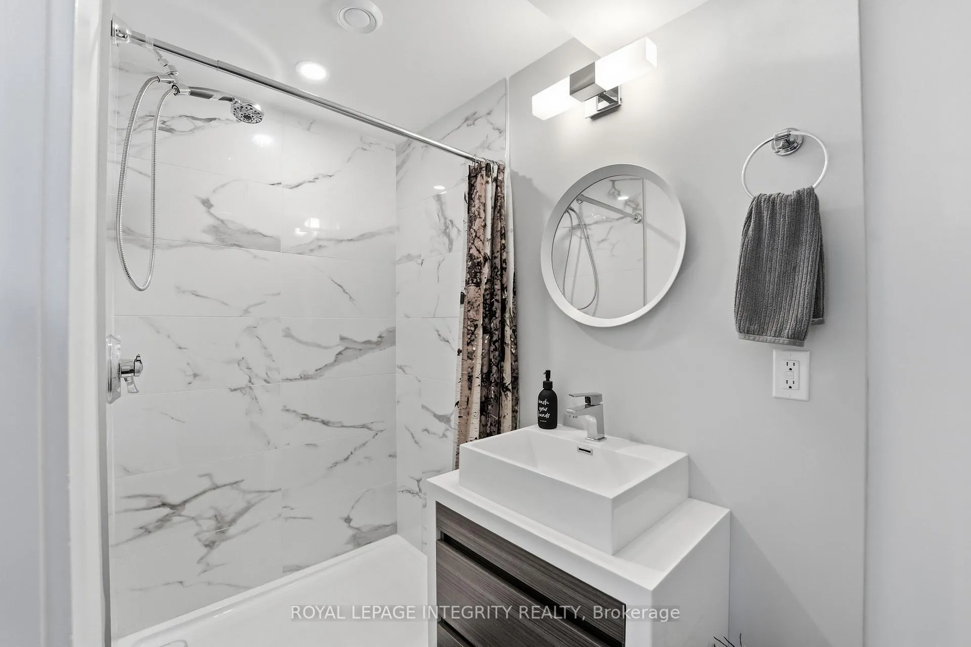 Photo 19 of 27 Marco Lane, Ottawa, Old Ottawa South — HOMEH