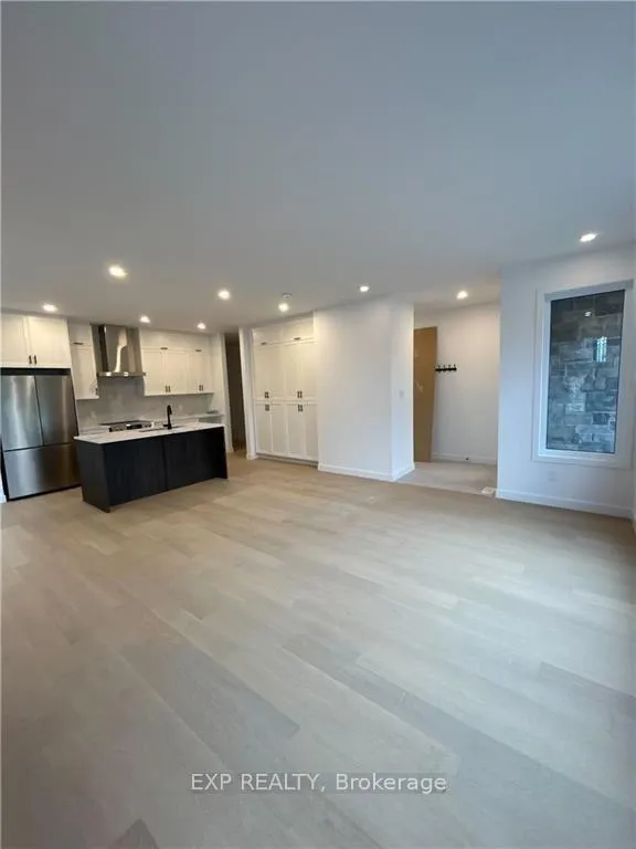 Photo 9 of Unit A, 1352 Louis Lane, Ottawa, Cyrville Rd./Industrial Park — HOMEH