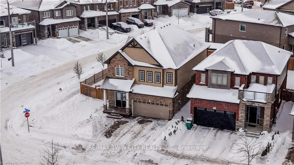 Photo 4 of 82 Castlebay Street, Kitchener — HOMEH