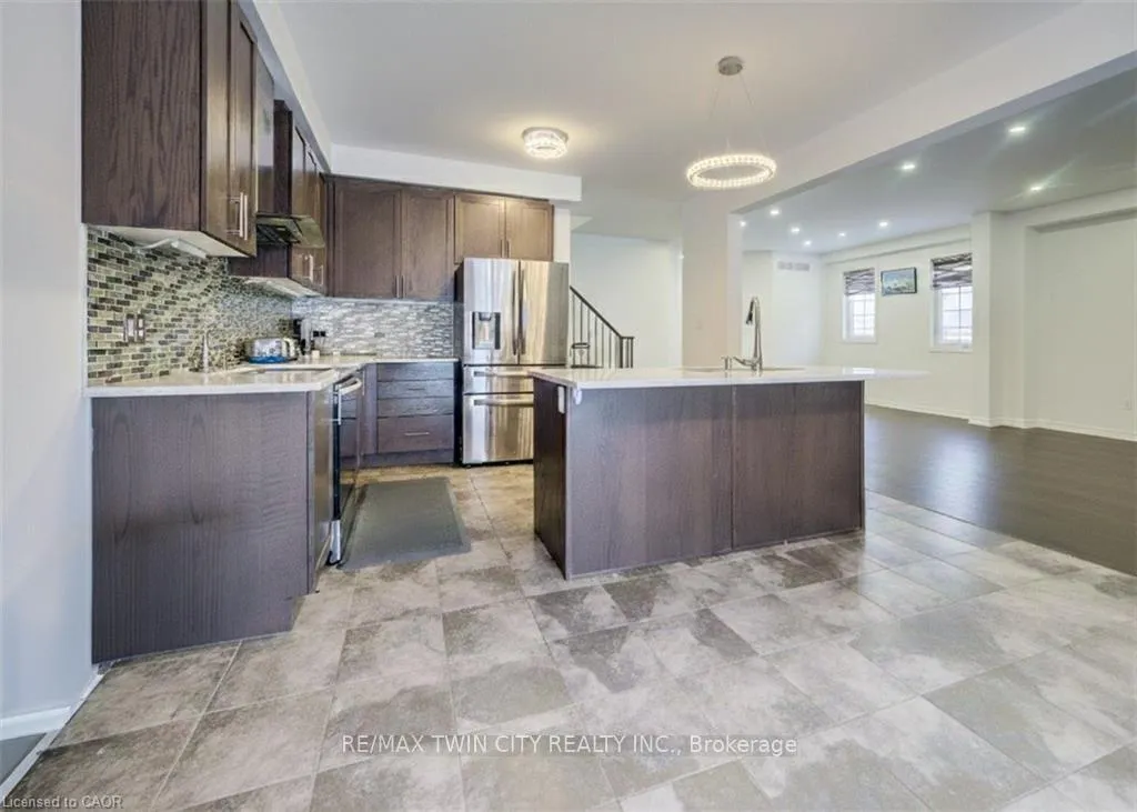 Photo 9 of 82 Castlebay Street, Kitchener — HOMEH