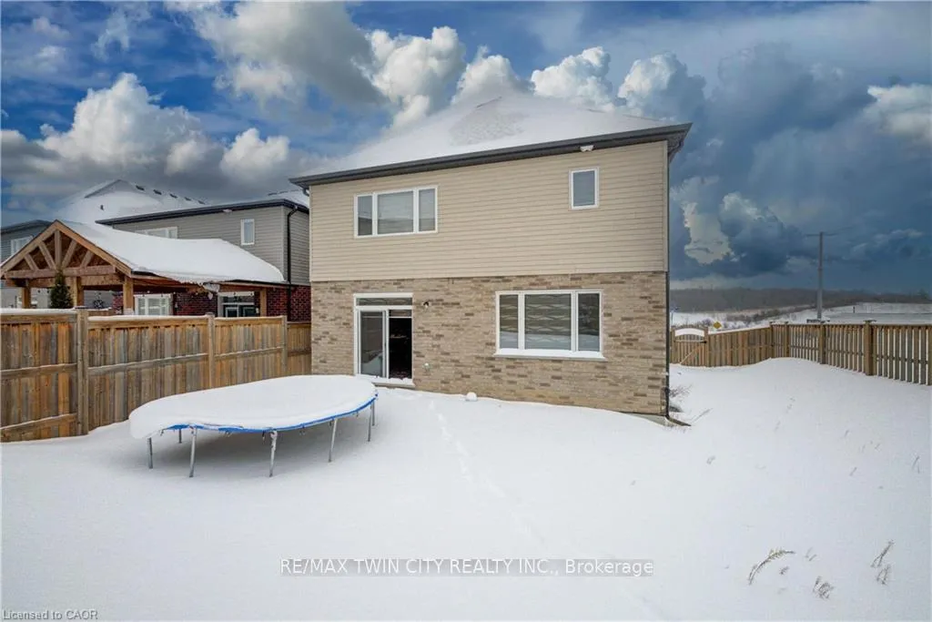 Photo 22 of 82 Castlebay Street, Kitchener — HOMEH