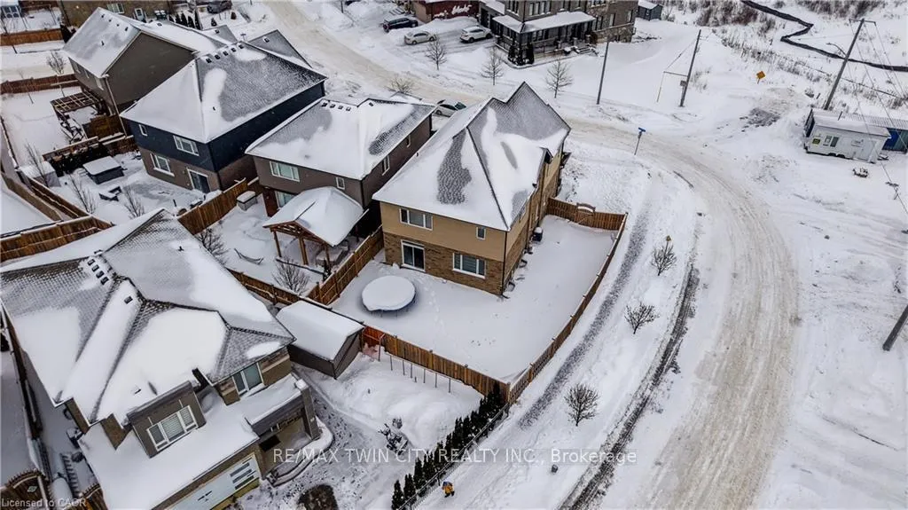 Photo 27 of 82 Castlebay Street, Kitchener — HOMEH