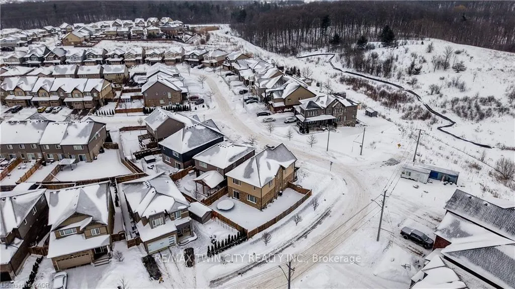 Photo 29 of 82 Castlebay Street, Kitchener — HOMEH