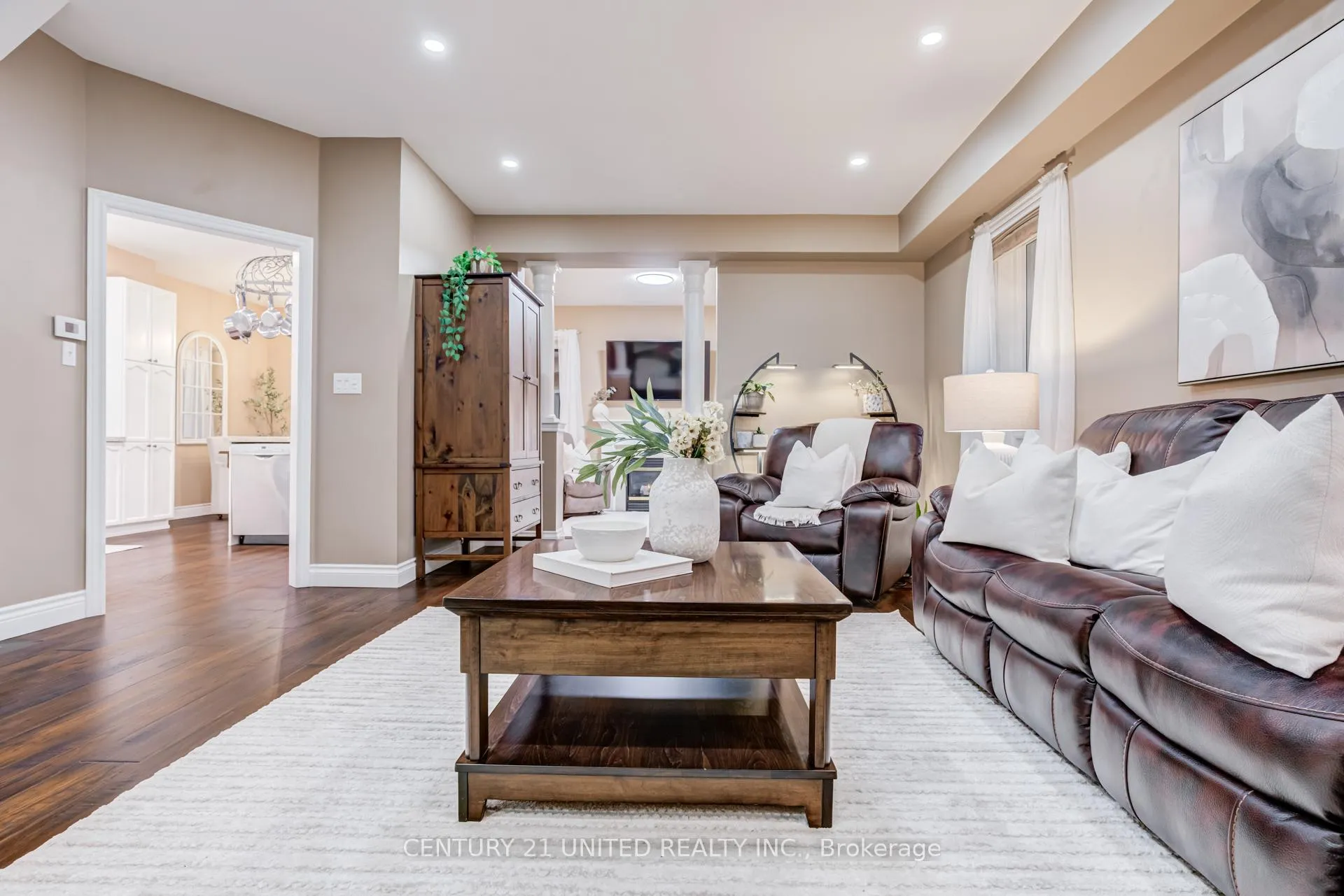 Photo 9 of 35 Ault Crescent, Whitby, Brooklin — HOMEH