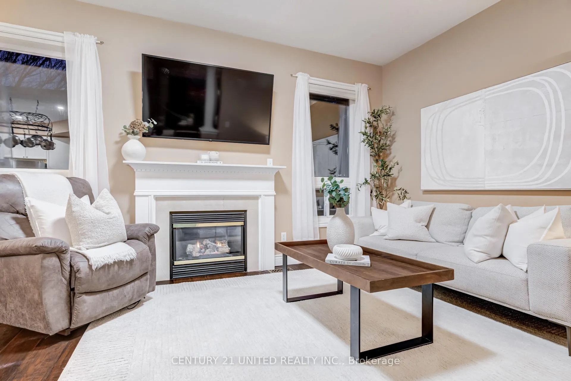 Photo 13 of 35 Ault Crescent, Whitby, Brooklin — HOMEH
