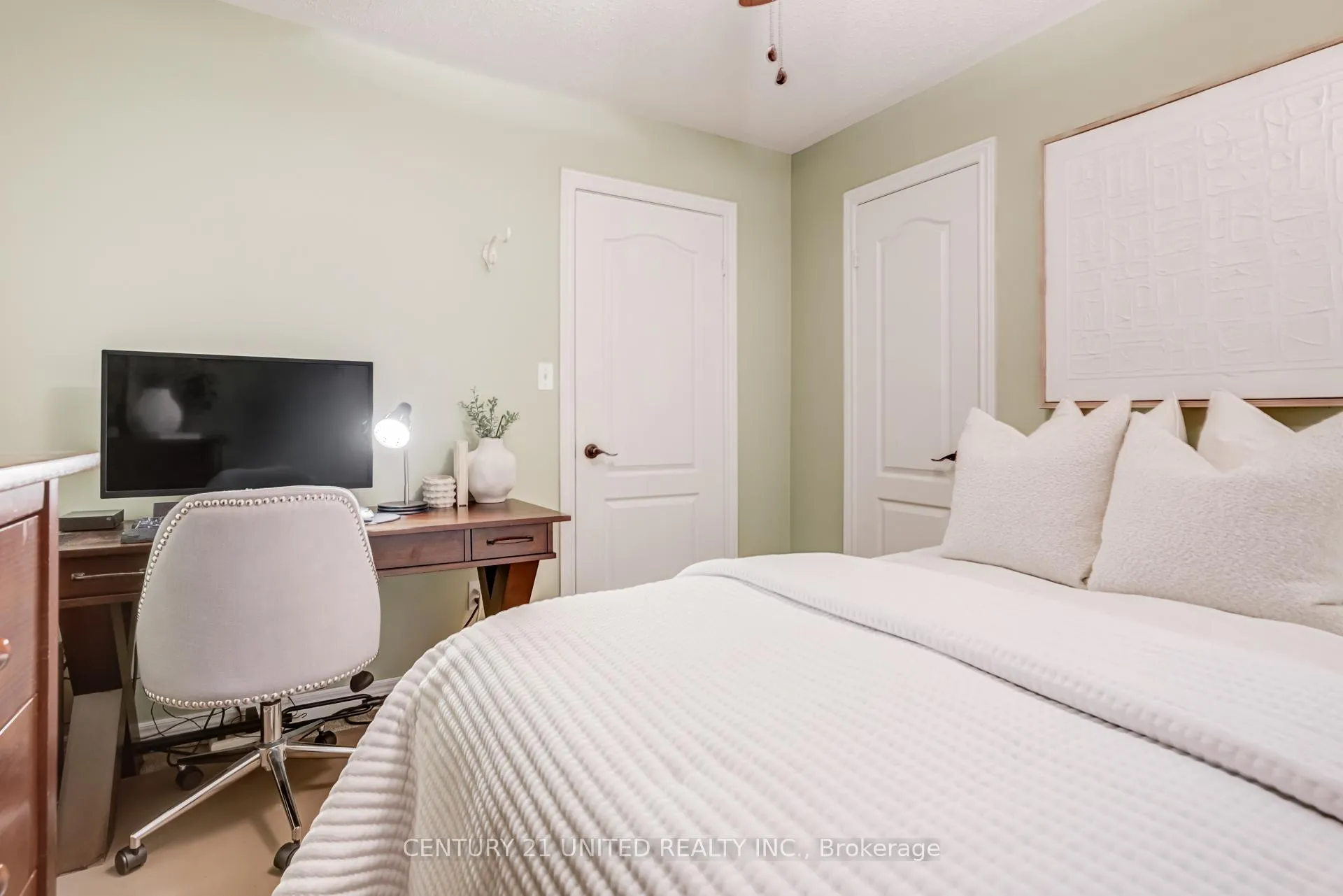 Photo 40 of 35 Ault Crescent, Whitby, Brooklin — HOMEH