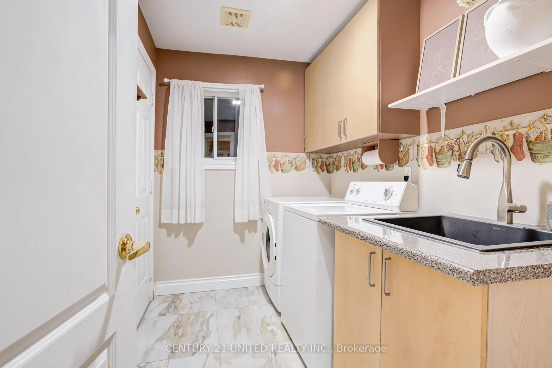 Photo 49 of 35 Ault Crescent, Whitby, Brooklin — HOMEH