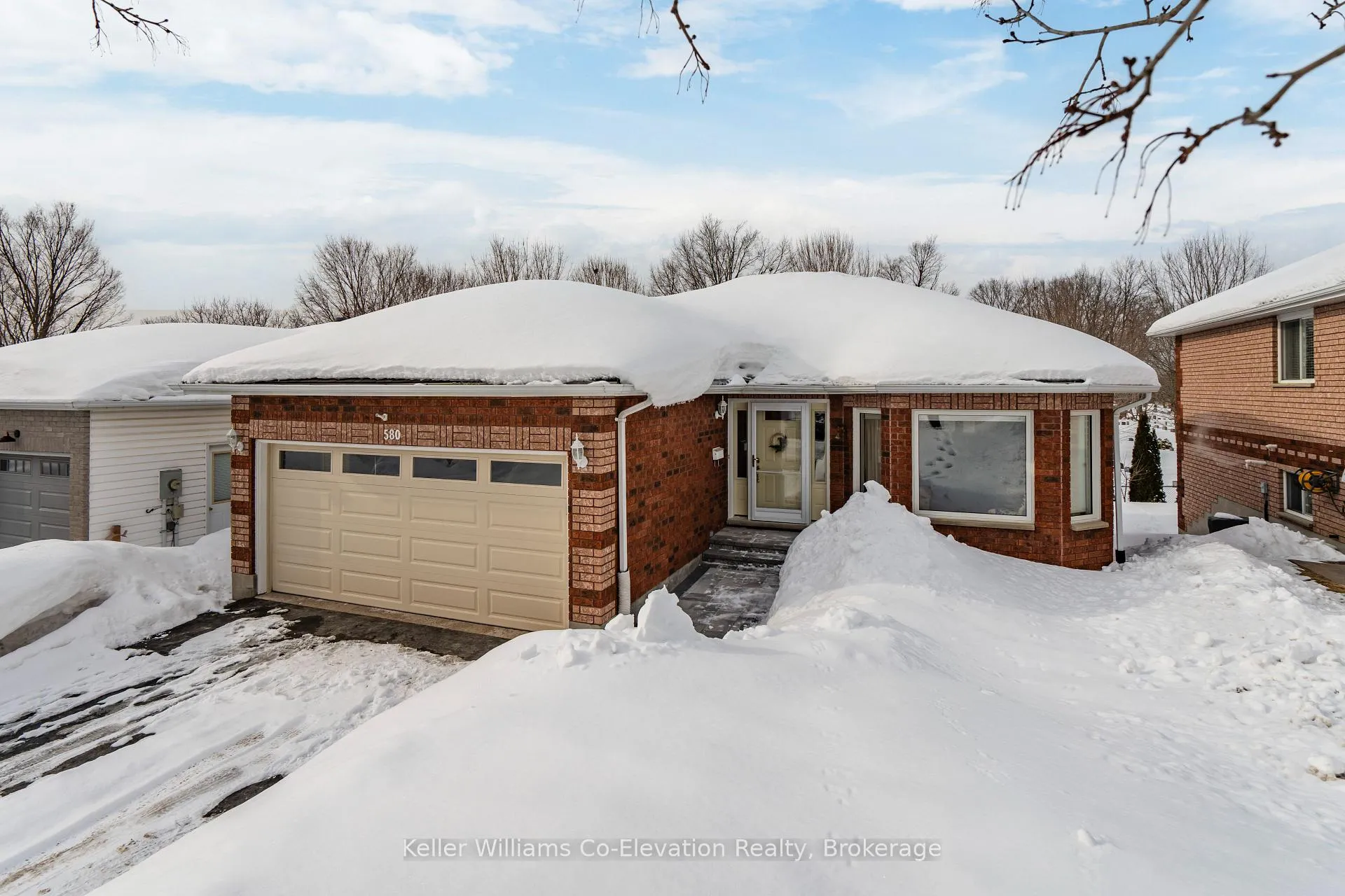 Photo 1 of 580 Wayne Crescent, Midland — HOMEH