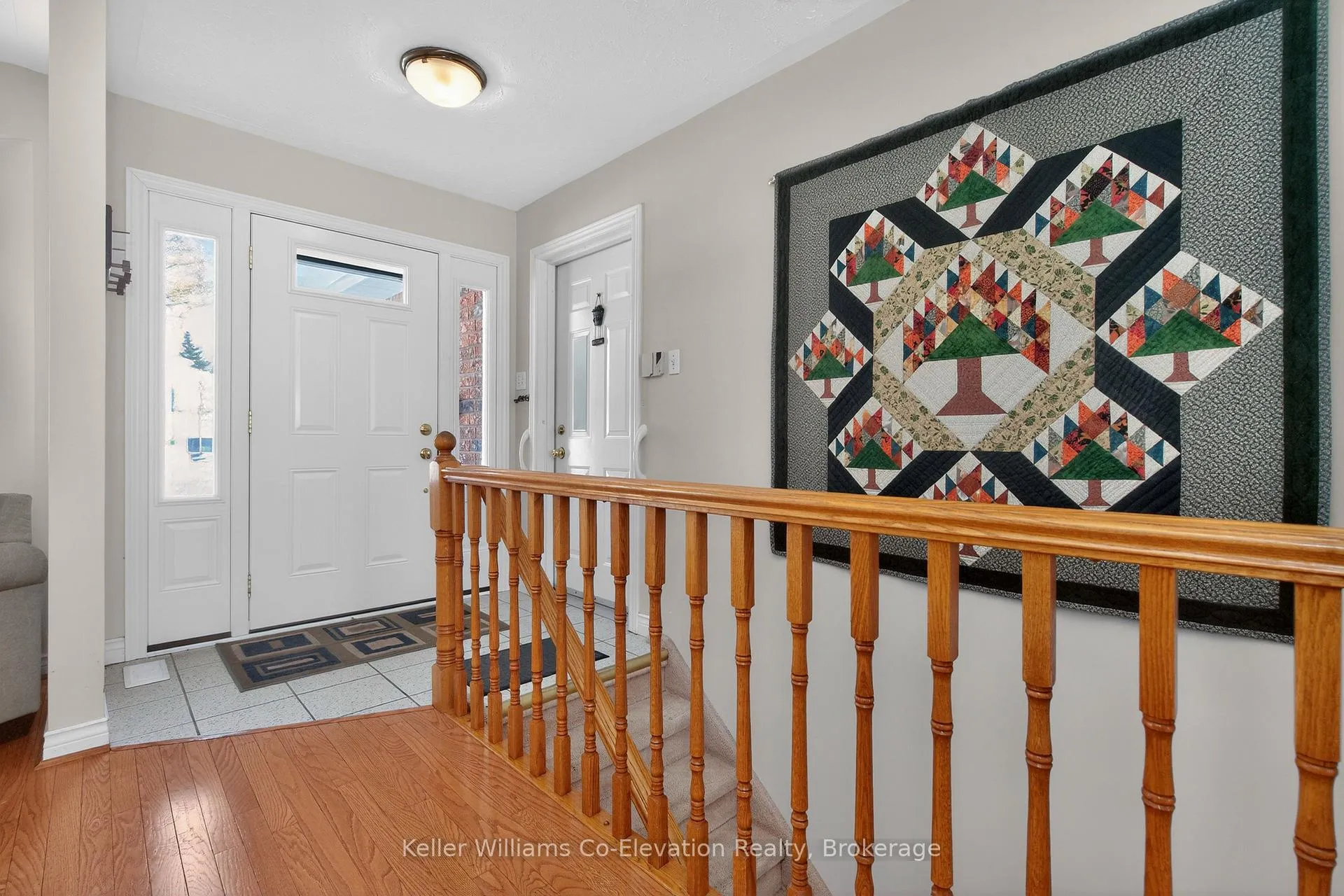 Photo 3 of 580 Wayne Crescent, Midland — HOMEH