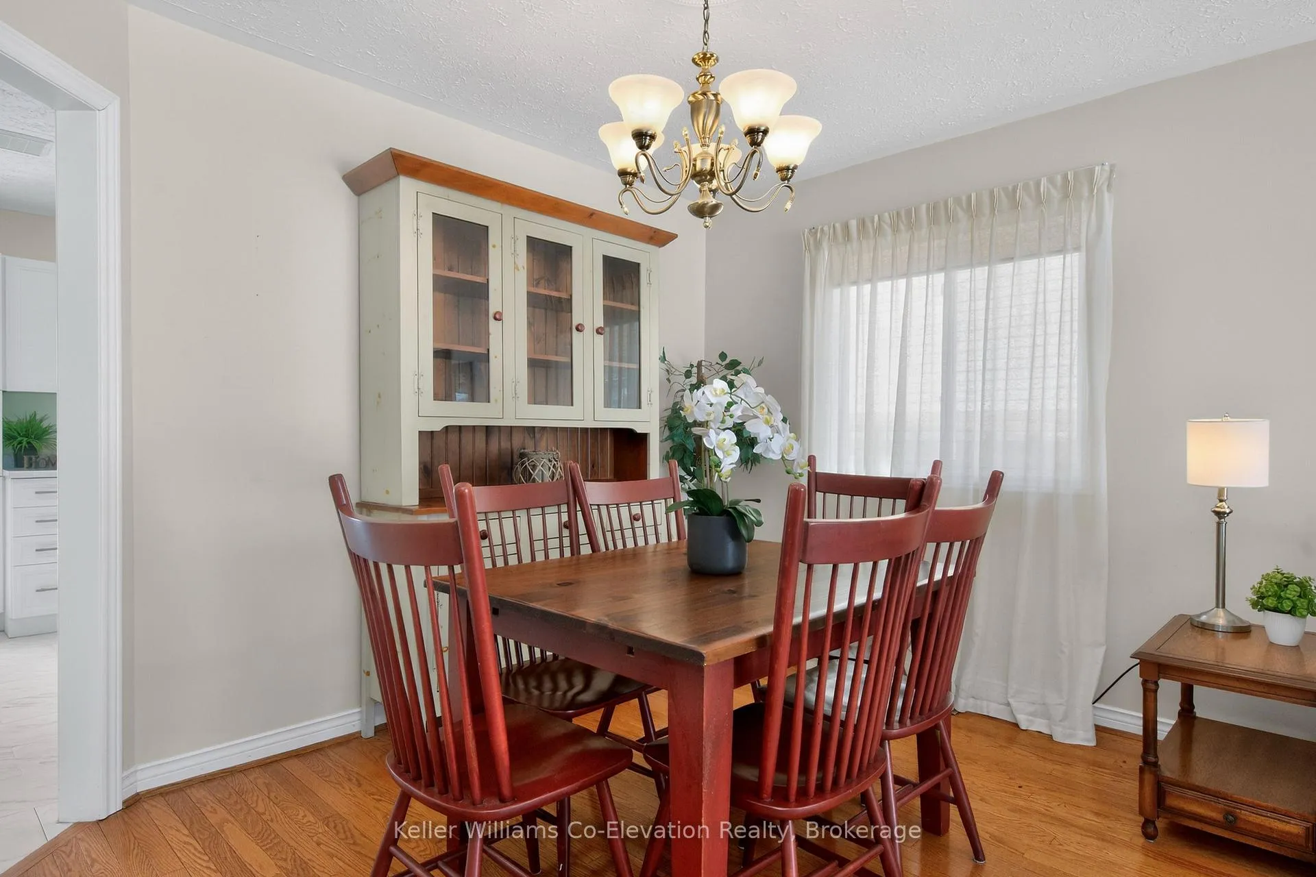 Photo 7 of 580 Wayne Crescent, Midland — HOMEH