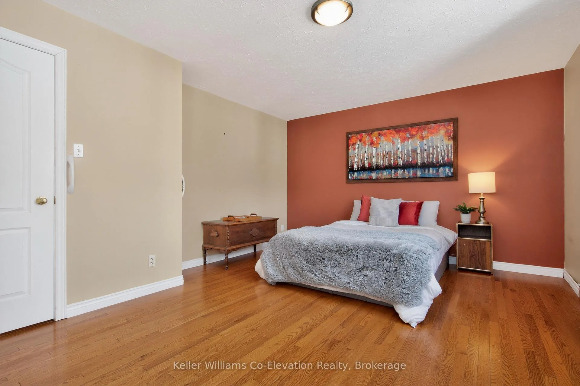 Photo 13 of 580 Wayne Crescent, Midland — HOMEH