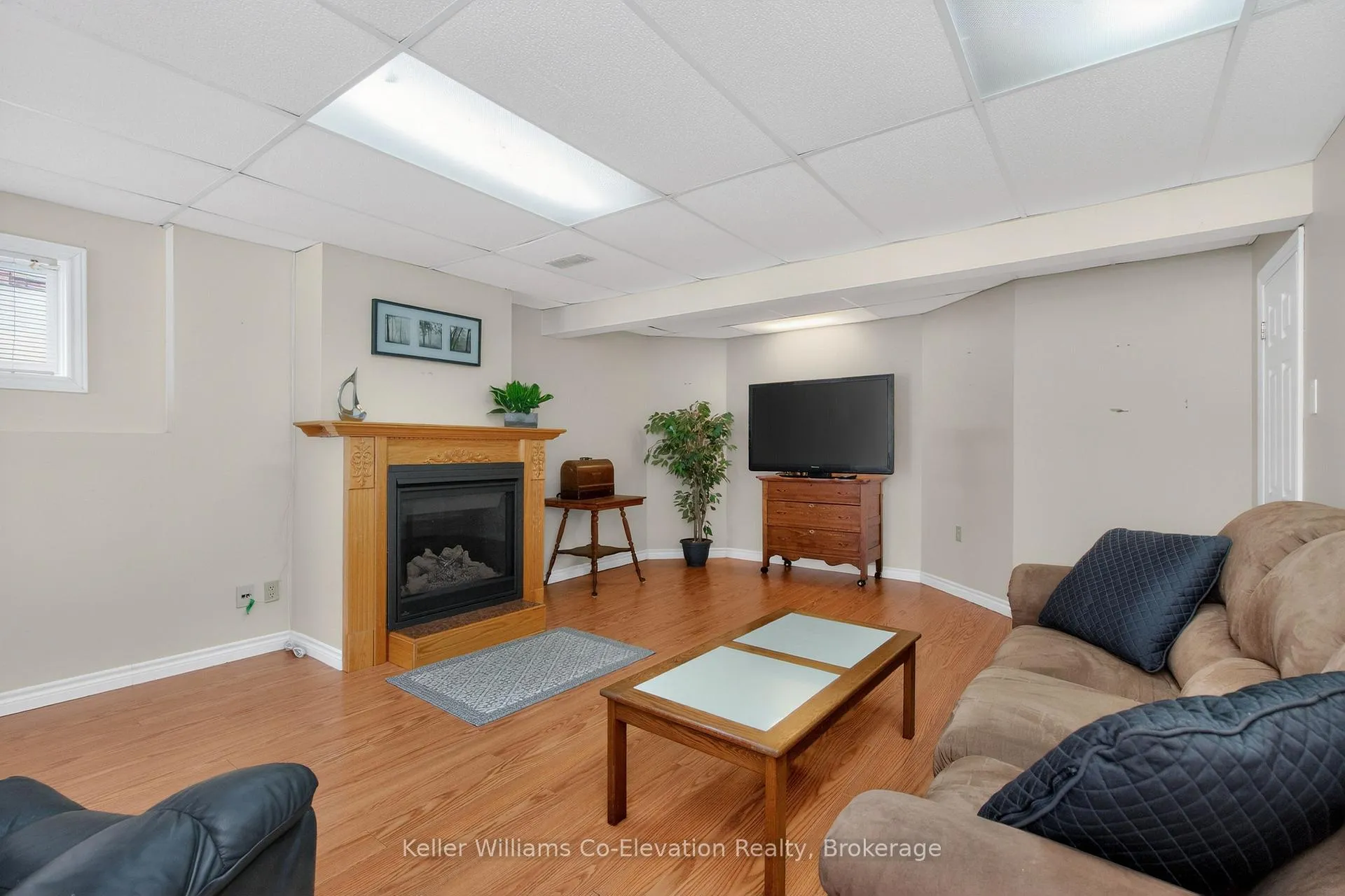 Photo 20 of 580 Wayne Crescent, Midland — HOMEH