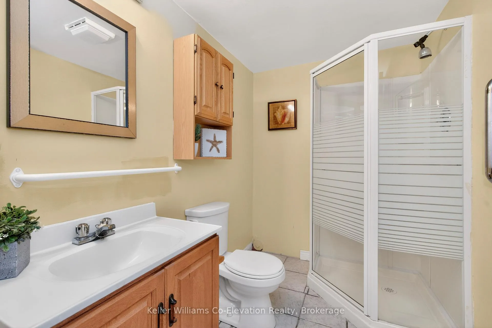 Photo 23 of 580 Wayne Crescent, Midland — HOMEH