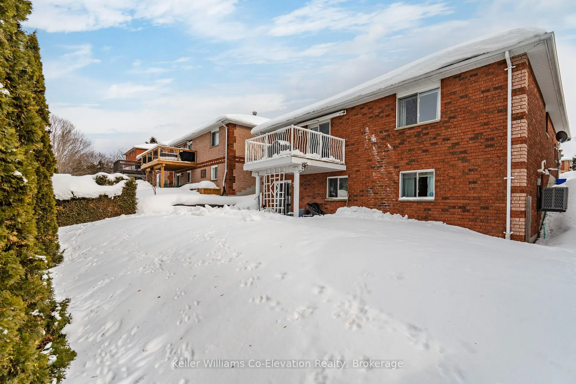 Photo 24 of 580 Wayne Crescent, Midland — HOMEH