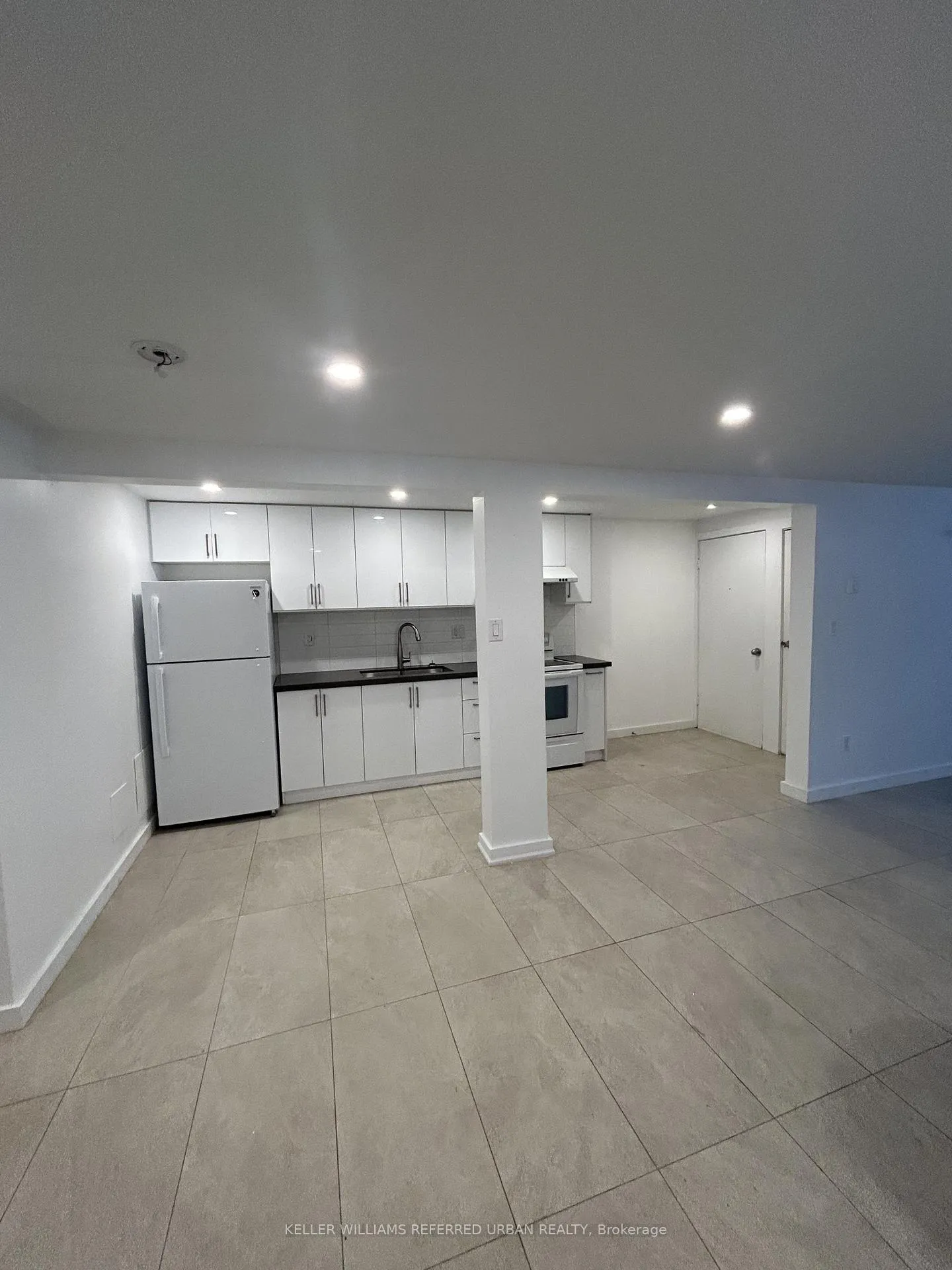 Photo 2 of Unit Basement, 198 Coxwell Avenue, Toronto, Greenwood-Coxwell — HOMEH