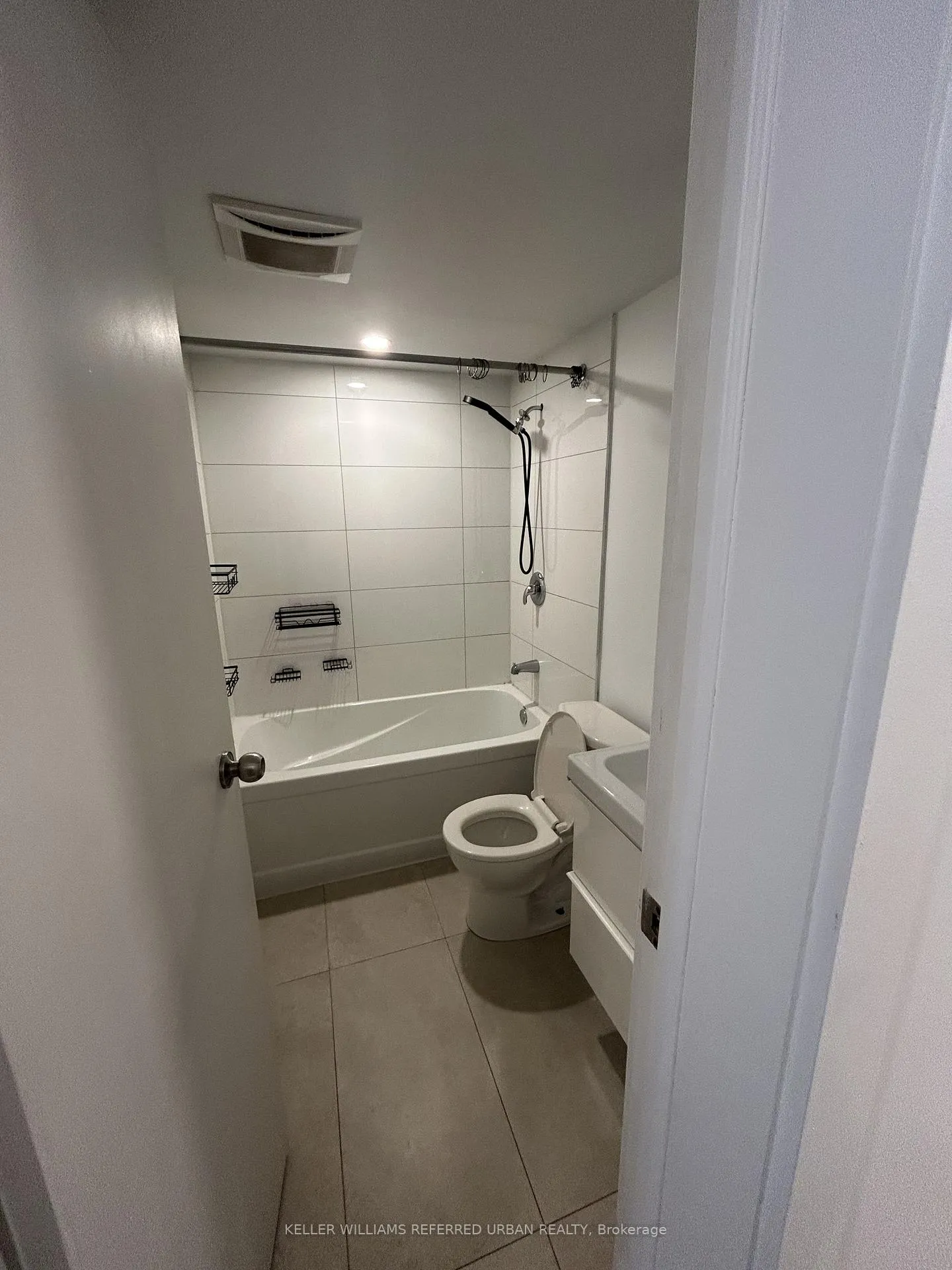 Photo 6 of Unit Basement, 198 Coxwell Avenue, Toronto, Greenwood-Coxwell — HOMEH