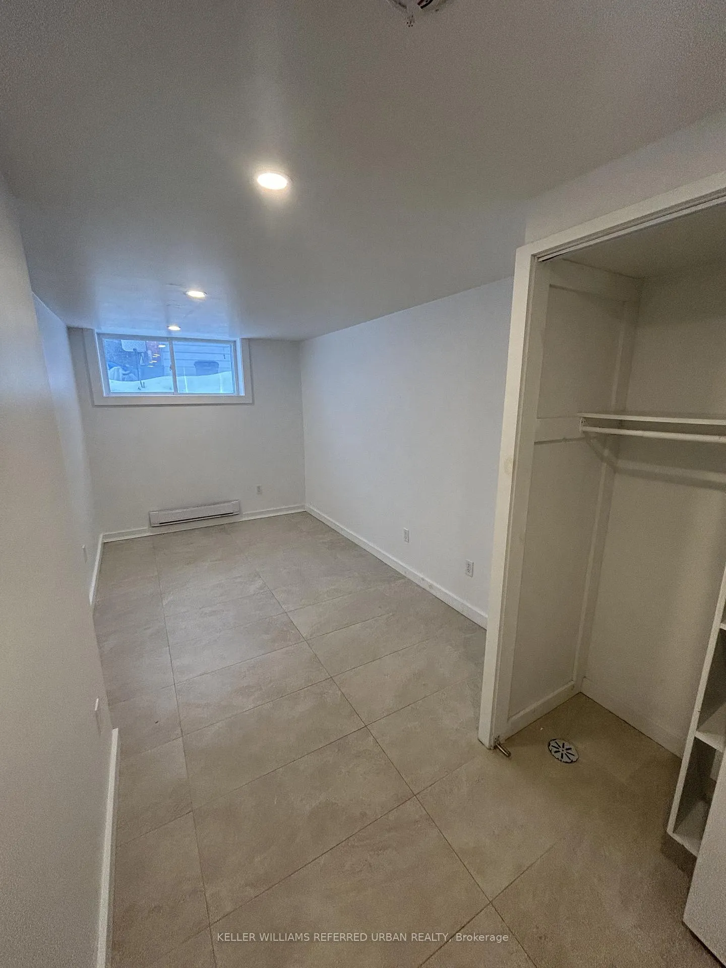 Photo 8 of Unit Basement, 198 Coxwell Avenue, Toronto, Greenwood-Coxwell — HOMEH
