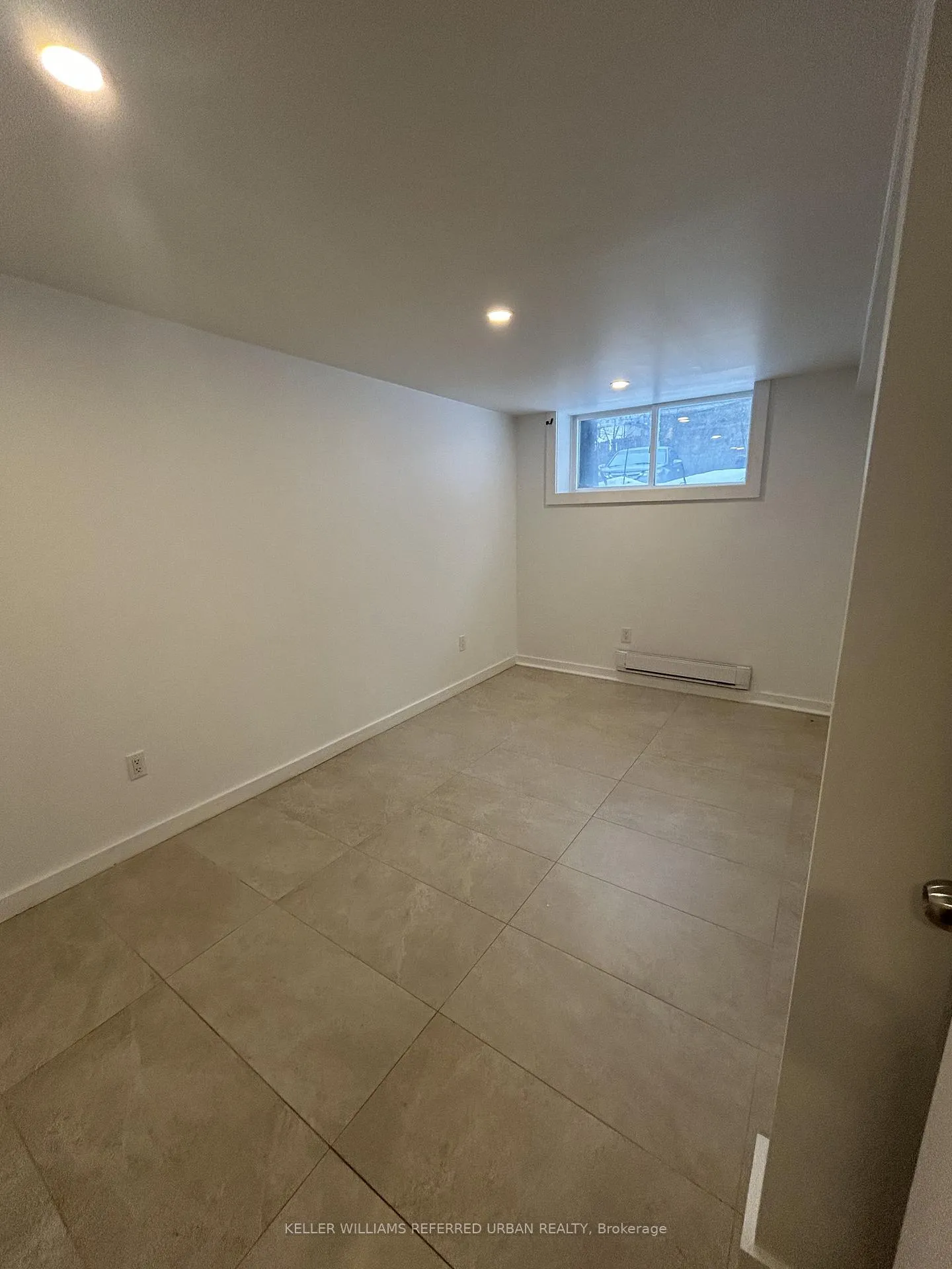 Photo 11 of Unit Basement, 198 Coxwell Avenue, Toronto, Greenwood-Coxwell — HOMEH