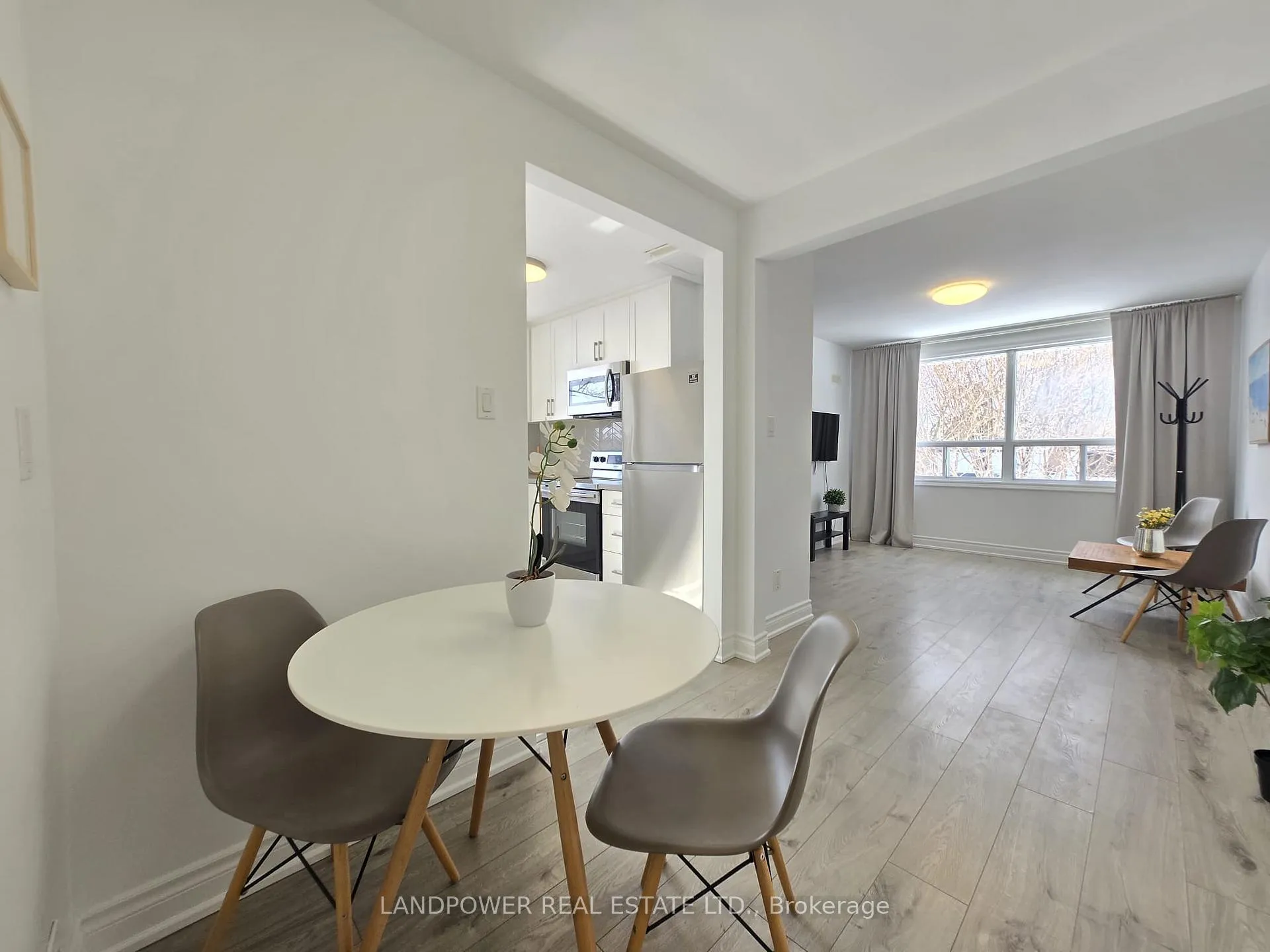 Photo 2 of Unit 3, 223 Hiawatha Road, Toronto, Greenwood-Coxwell — HOMEH