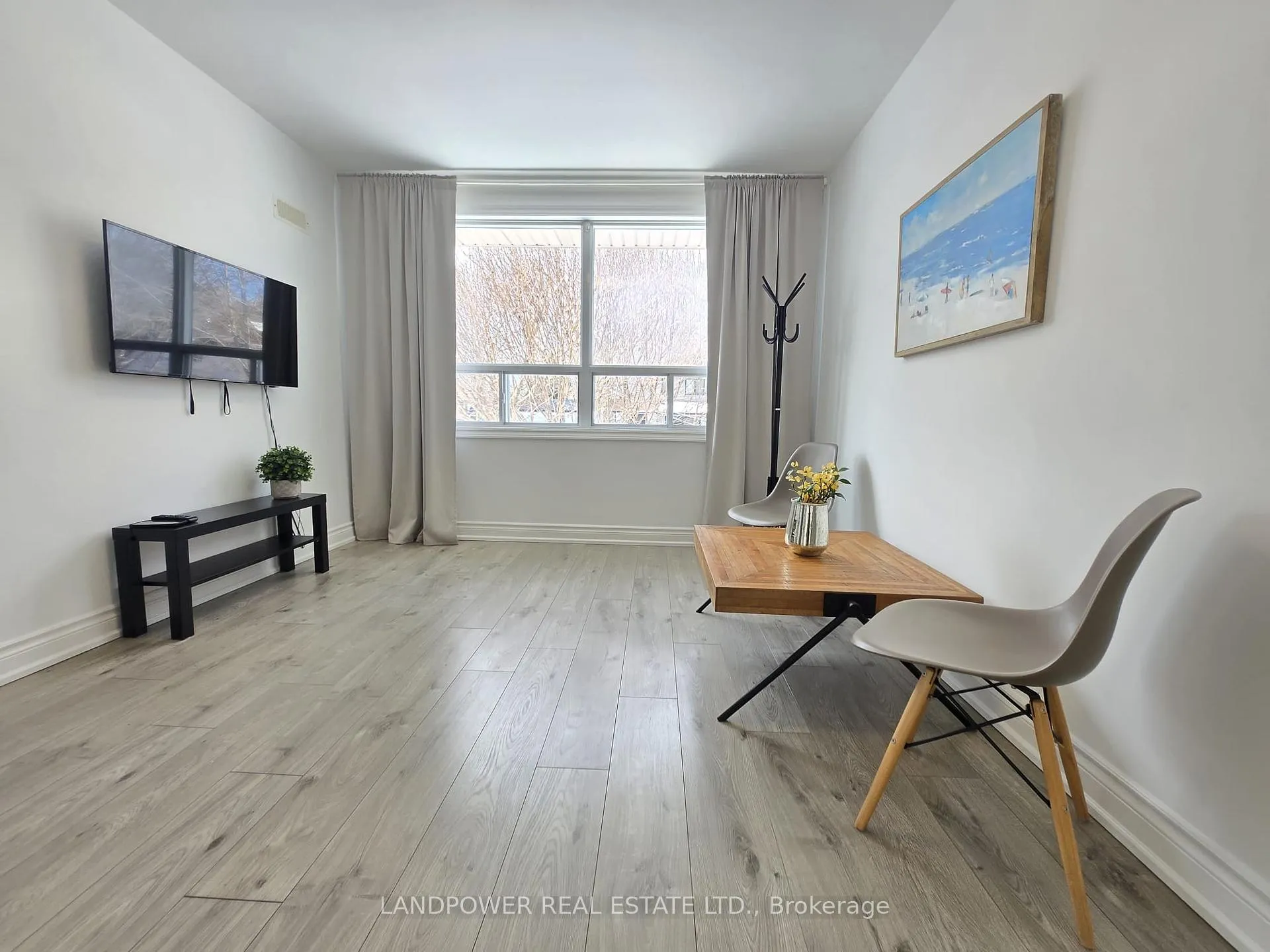 Photo 3 of Unit 3, 223 Hiawatha Road, Toronto, Greenwood-Coxwell — HOMEH