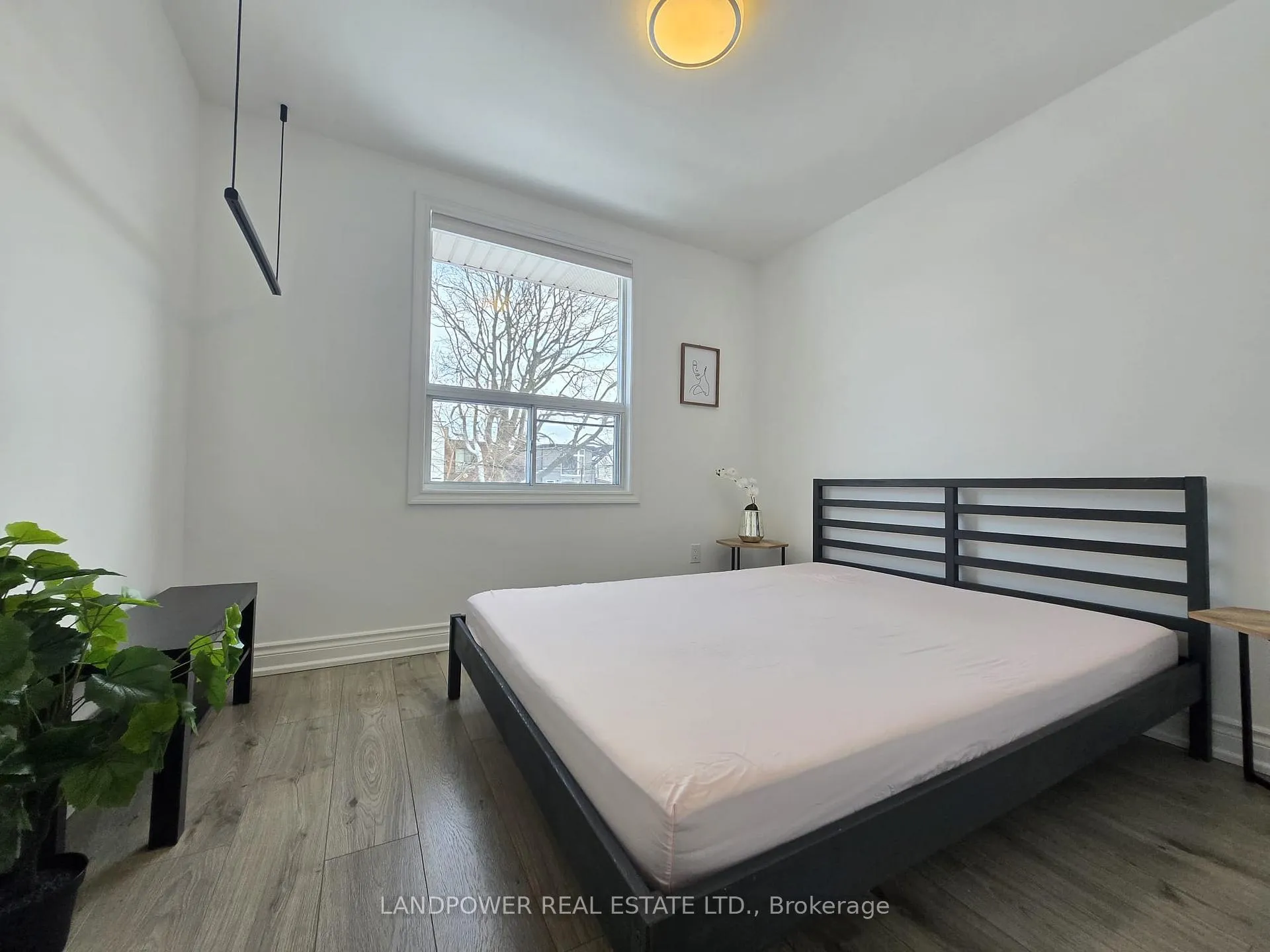Photo 5 of Unit 3, 223 Hiawatha Road, Toronto, Greenwood-Coxwell — HOMEH