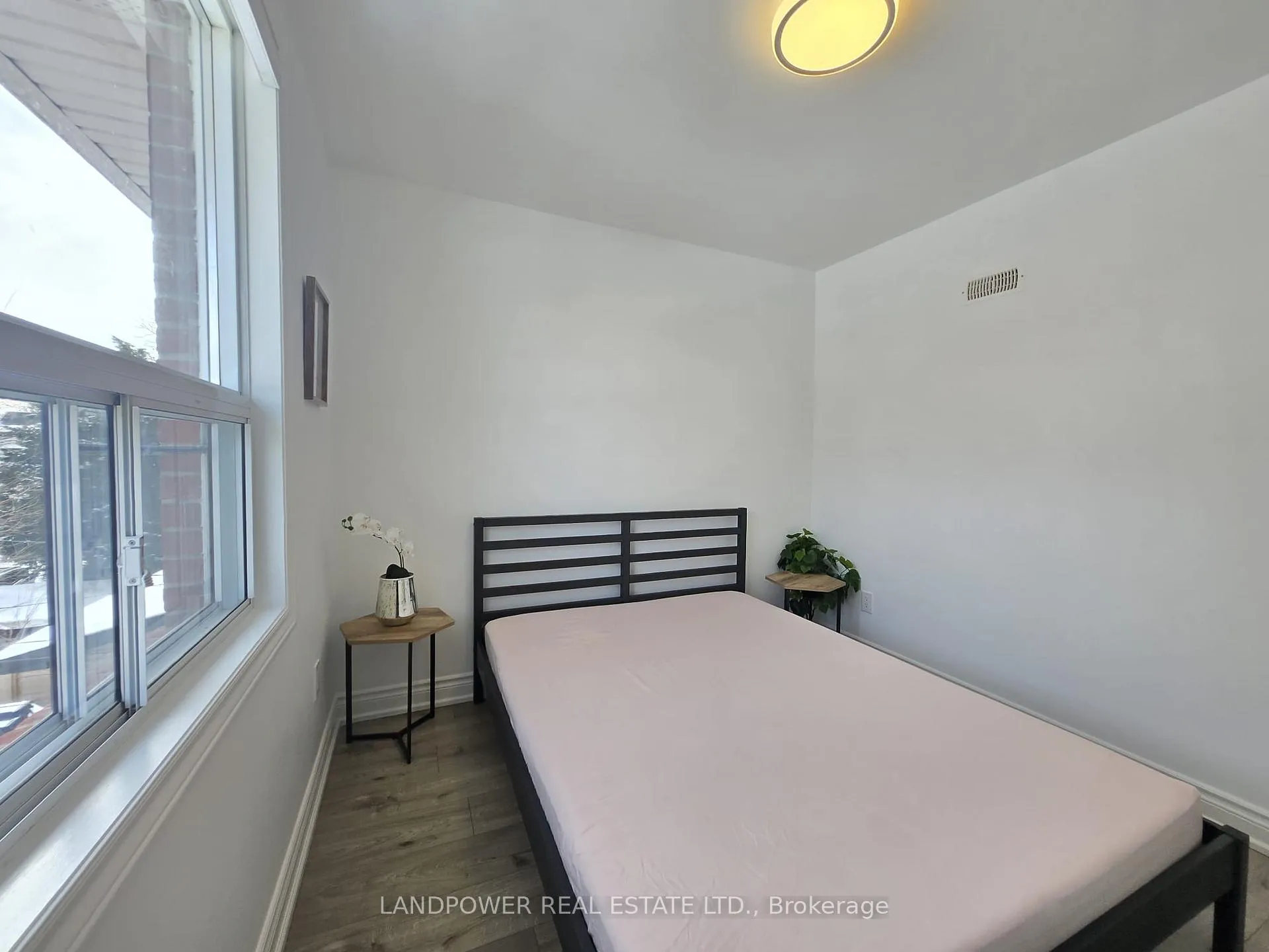 Photo 6 of Unit 3, 223 Hiawatha Road, Toronto, Greenwood-Coxwell — HOMEH