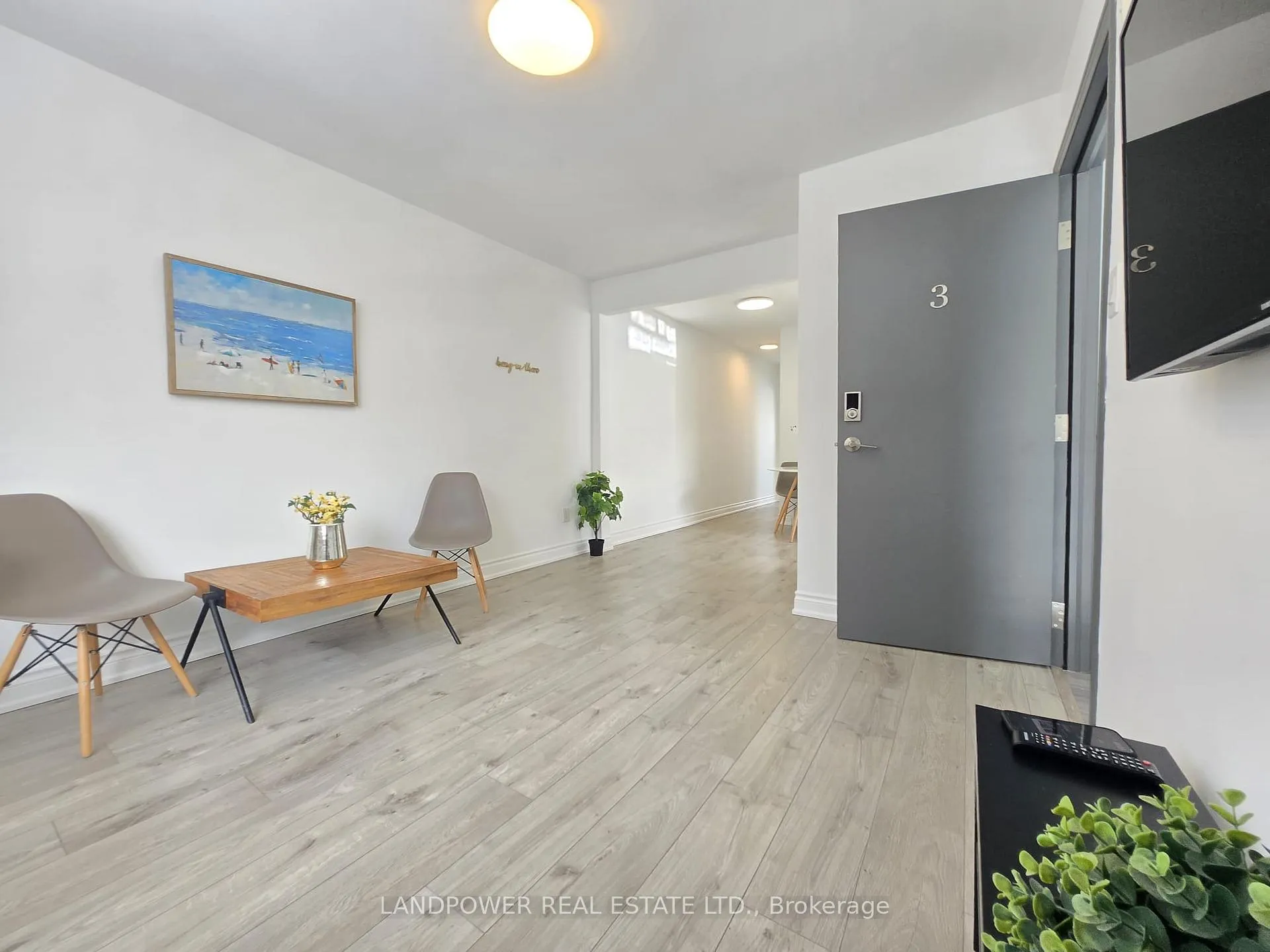 Photo 9 of Unit 3, 223 Hiawatha Road, Toronto, Greenwood-Coxwell — HOMEH