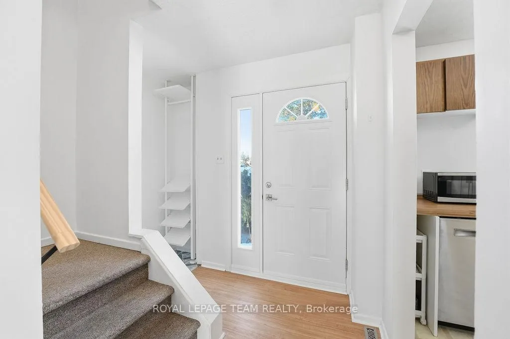Photo 3 of Unit B, 461 Moodie Drive, Ottawa, Arbeatha Park — HOMEH