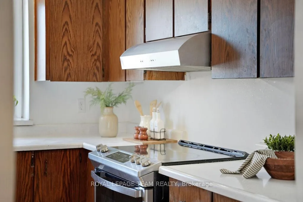 Photo 8 of Unit B, 461 Moodie Drive, Ottawa, Arbeatha Park — HOMEH